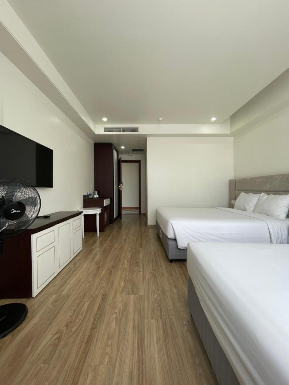 Lotus Hotel & Apartment Hai Phong Bagian luar foto