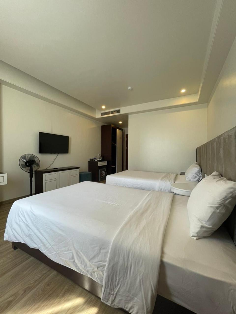 Lotus Hotel & Apartment Hai Phong Bagian luar foto